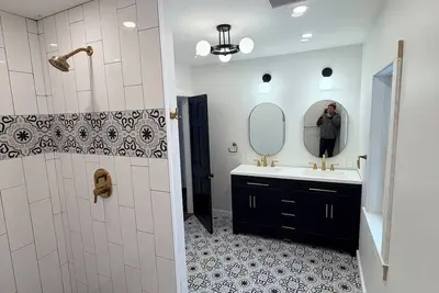 Image de Newly remodeled  3-bed house sleeps 8  in Oneonta  1/2 mile from Allstar village