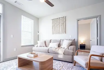 Image de Stylish, Comfortable 2bd Abode near Dt Matthews
