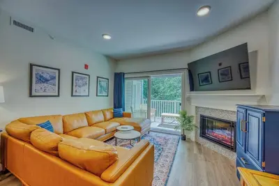 Image de Hot Tub-Pools-Ski Shuttle