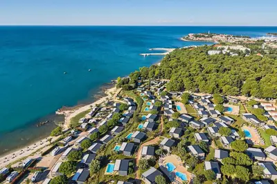 Image de Belle maison à Novigrad avec vue sur le lac