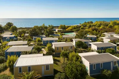 Image de Awesome home in Novigrad with swimming pool