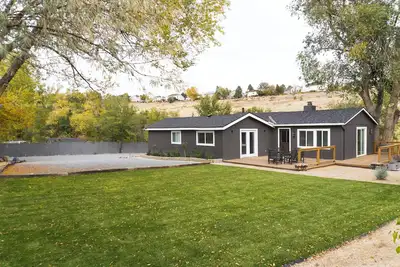 Image de Hidden Oasis 3bd/2. 5ba on secluded 1/2 acre. Sleeps 8, near Reno/Tahoe