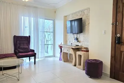 Image de 2-Bdr Penthouse un Bávaro with Private Terrace, Pool View & Walk to Beach