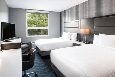 Image de Refresh and Recharge in a Clean Room Near Cedarwood Playground