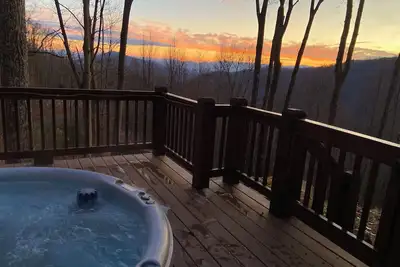 Image de Modern Mountain Cabin w/ Hot Tub, Scenic Views & Peaceful Privacy