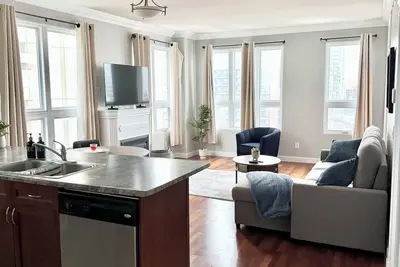 Image de Chic Downtown Suite w/ Ac & Parking | Near Rogers