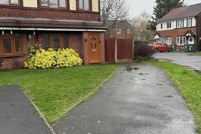 Image de House in Tamebridge, Walsall\n\nNear train and bus routes to Birmingham
