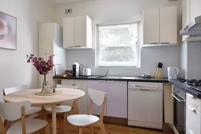 Image de Spacious 2br Bondi Apartment | Walk to Beach & Bondi Junction