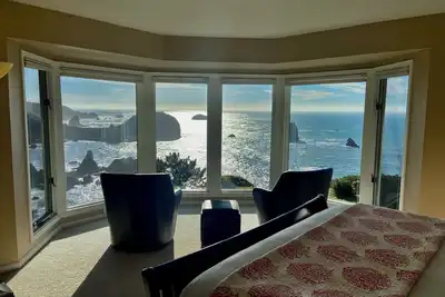 Image de Trinidad Oceanfront Luxury Rental – 3br, Hot Tub & Panoramic Coastal Views