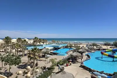 Image de Spectacular 3 Bedroom 10 Guest D212