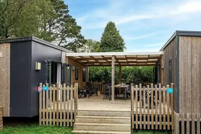 Image de Cottage Friends 6 Pièces 10 Personnes****