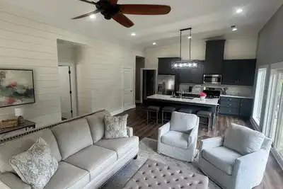 Lakefront Hidden Gem