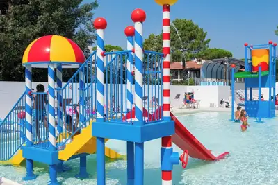 Image de Bel appartement dans une maison de vacances avec piscine, climatisation, Wifi, Tv, terrasse