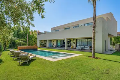 Image de Magnifique Villa moderne avec piscine chauffée dans le Golf Amelkis.