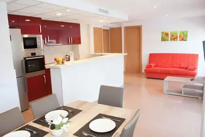 Image de Appartement Royal à Salou - Plage de Levante à 500m, 2 Chambres, Clim, Piscine, Proche Port Aventura