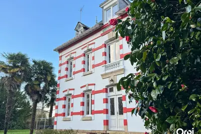 Image de Demeure familiale rénovée 14 couchages à 10 min des plages, parking et wifi