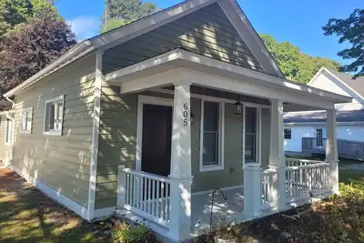 Image de New! Lake Michigan Hideaway - Very Cute, Safe, Family-Friendly, and Great Location!