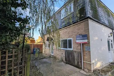 Image de Willow Cottage - 2 Bed Flat on charming village Green 5 miles from Cambridge.