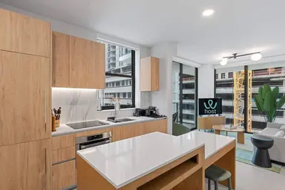 Image de Nice Condo W Free Parking. Near to Bayfront Park