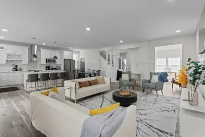 Image de Brand New Stylish 4br + office + mins to Lucas Oil Stadium