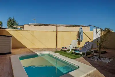 Image de Maison de campagne « Villa avec piscine près de Séville » avec piscine privée, Wi-Fi et climatisation