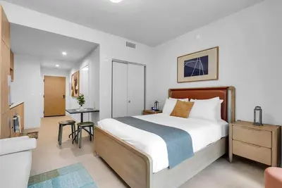 Image de The Crosby Luxury Studio w Balcony & Rooftop Pool