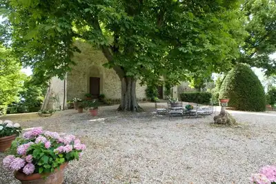Image de Villa Panzano-Barberino di Mugello : Vue sur le lac, piscine privée, Wi-Fi, 6/9 pers.