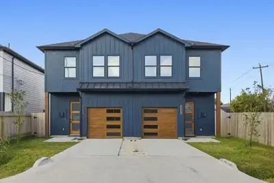 Image de Upscale Duplex w/ 8 Bdr 8 Min from Nrg!