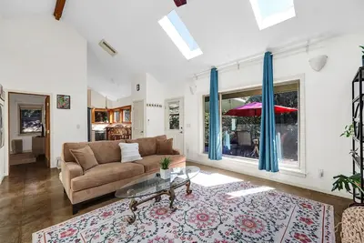 Image de Peaceful Garden Cottage Near UofO