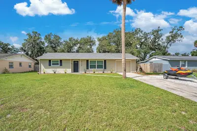 Image de Hot tub hideaway, pet friendly retreat minutes from lake, river, downtown DeLand