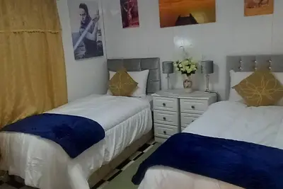 Image de Two bedroom apartment with all facilities. 6 min walk to the beach