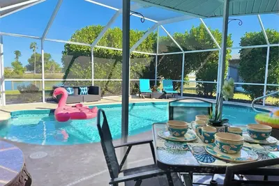 Image de \"Turquoise Paradise\" Waterfront Home in Central Venice - Heated Pool