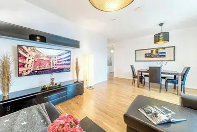 Image de Stylish modern 3-room apartment with 2 bedrooms and 2 bathrooms