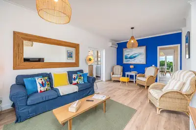 Image de Maison de vacances « Blue Wave Albufeira » avec vue sur mer, Wi-Fi et climatisation
