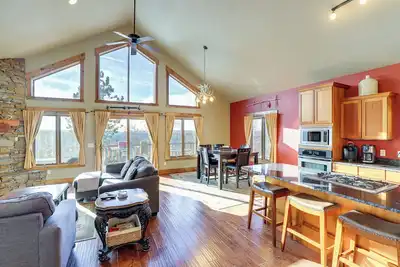 Image de 1 Mi to Terry Peak! Black Hills Cabin Hideaway