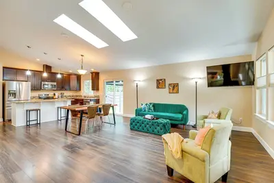 Image de Puget Sound Single-Level Gem w/ Outdoor Fun!