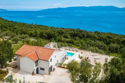 Image de Maison luxueuse à Ravni avec sauna