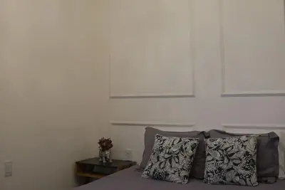 Image de Spacious and luxurious 5 bedroom apartment, newly remodeled.