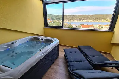 Image de Bel appartement de 2 chambres à Rab