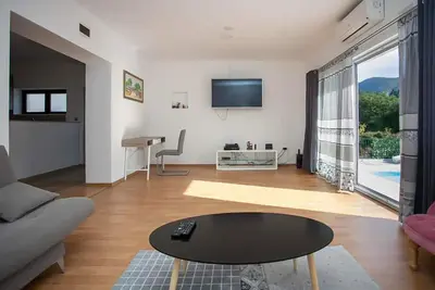 Image de Charmante maison à Svinisce avec piscine privée, utilisable à l'intérieur.