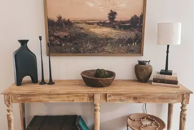 Image de Uptown 2 Br, Curated Cottage, Queen, Creek, Ste A