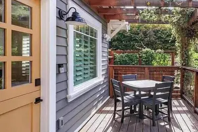 Image de Coastal Retreat in the Heart of Capitola Village - Steps from the Beach!