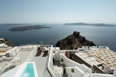 Image de Iconic Caldera View Villa | 3 Br, Htd Plunge Pool and Indoor Jacuzzi