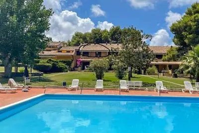 Image de Superbe appartement à Drapia avec Wi-Fi