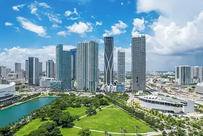 Image de Luxury 2Br Condo with Wraparound Terrace and Waterviews