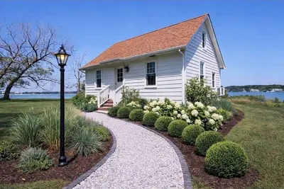 Image de 2br Riverfront Retreat on 61 acres with 270 degrees of waterfront/ private Pool