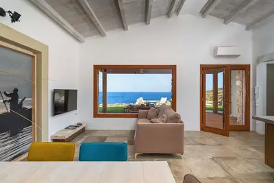 Villa Zingaro with sea view and pool