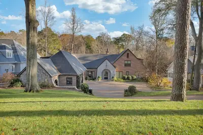 Image de World Cup Luxury Estate | Theater | Nature Reserve