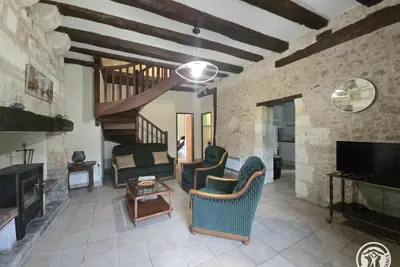 Image de Gîte en pierre avec jardin et équipements modernes