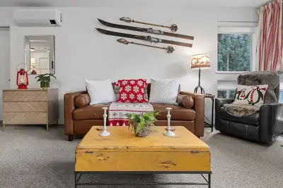 Image de 1br + Sofa Bed | Greystone Lodge | Ski in / Ski out | Pool & Hot Tub | Epic Locations